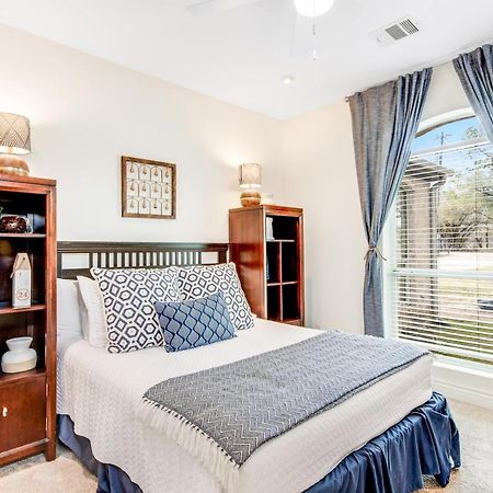 Villa Cliff Side Oasis Spicewood Esterno foto