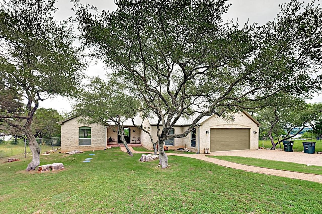 Villa Cliff Side Oasis Spicewood Esterno foto