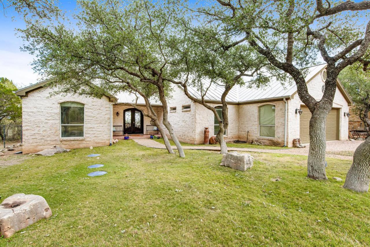 Villa Cliff Side Oasis Spicewood Esterno foto