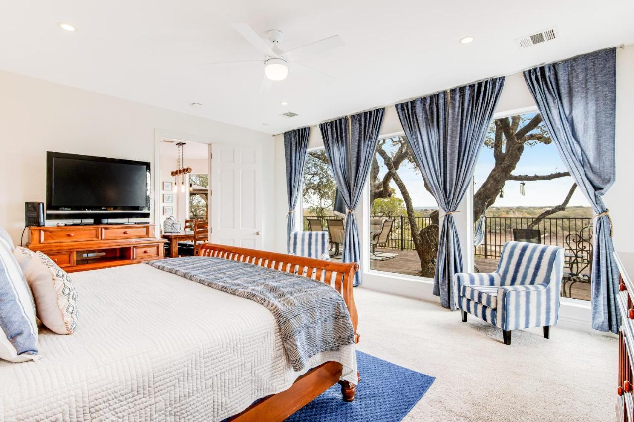 Villa Cliff Side Oasis Spicewood Esterno foto